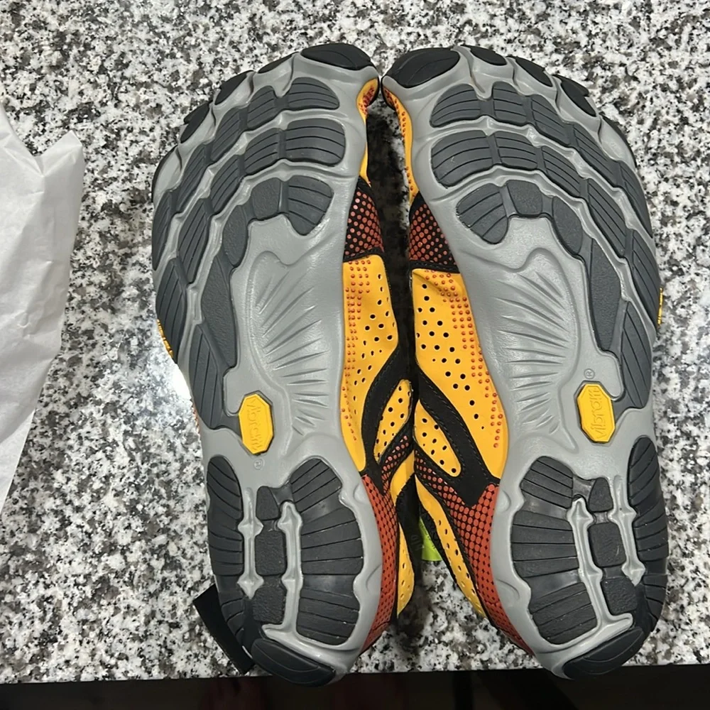 Vibram fiver finger V- run (training) shoes - never worn - Picture 6 of 12
